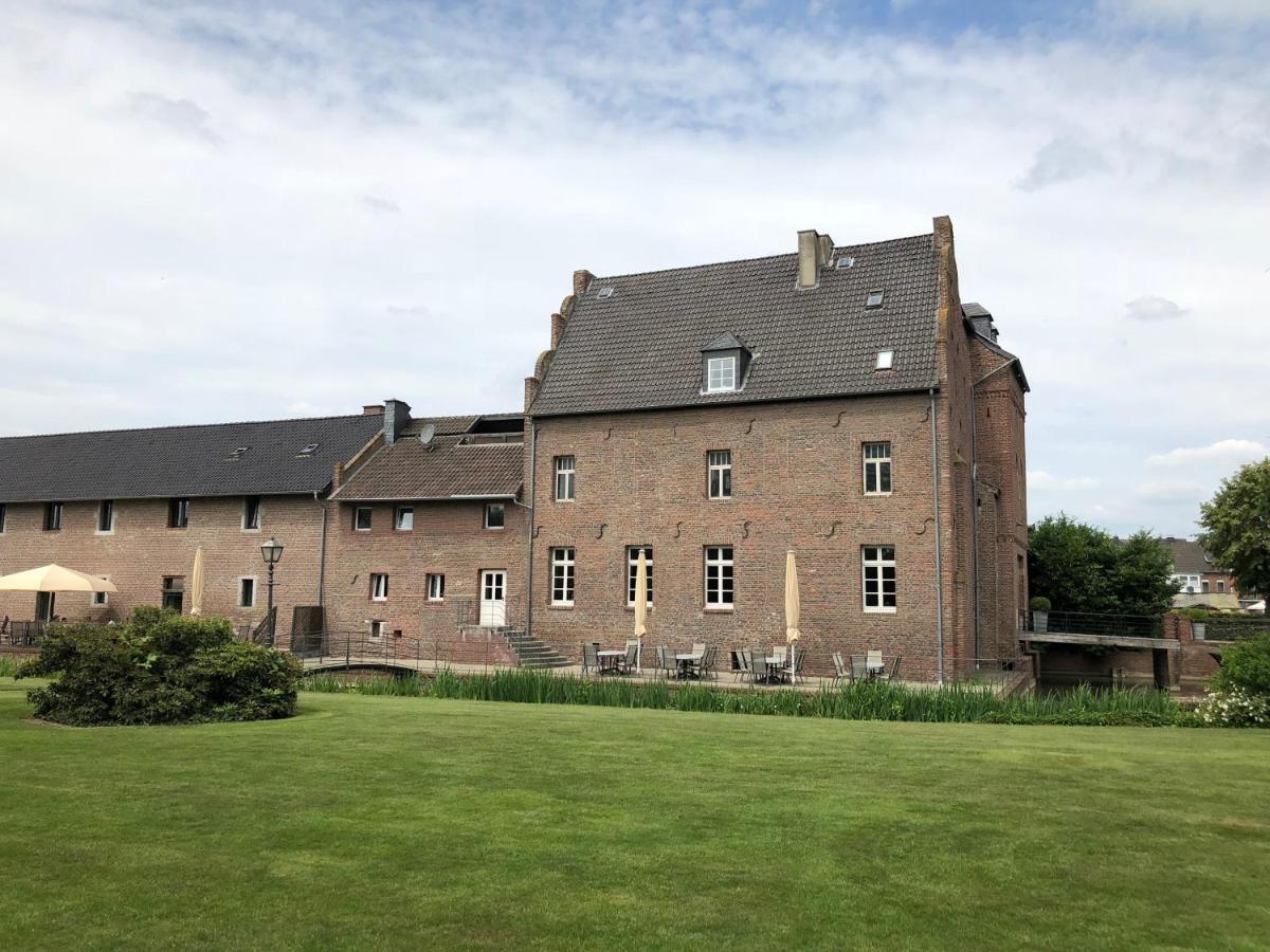 Hotel Burg Obbendorf Niederzier Exterior foto